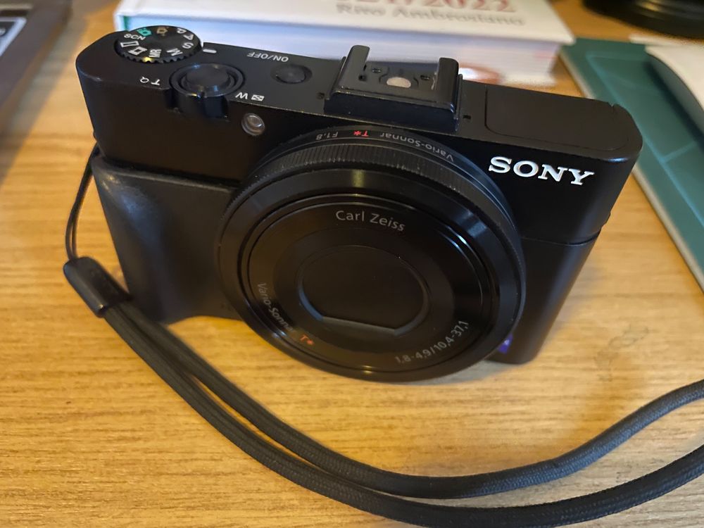CAMERA ,SONY RX100 II . (Gebraucht) in Avegno für CHF 113 – mit ...
