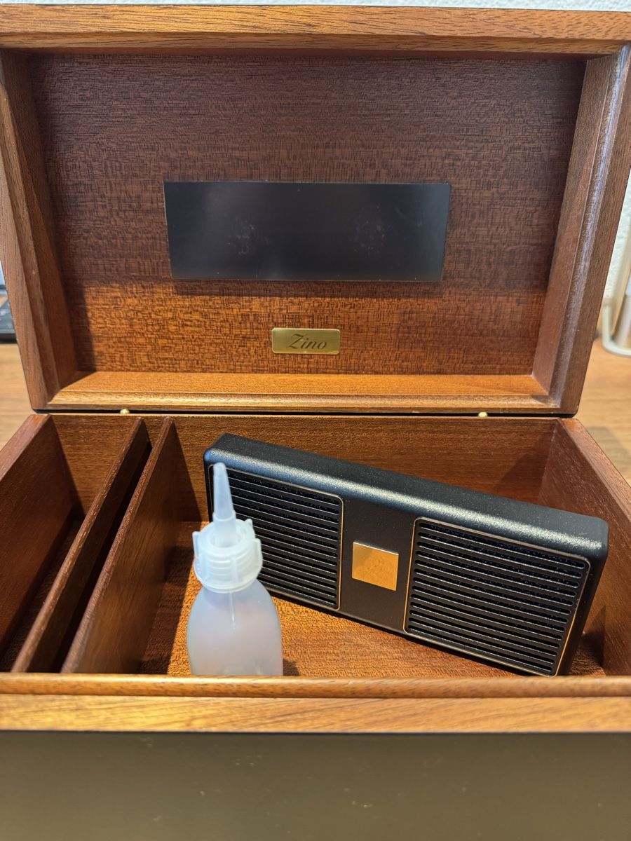 Davidoff Humidor per sigari: Zino Humidor – Usato da Binningen venduto da daking 3