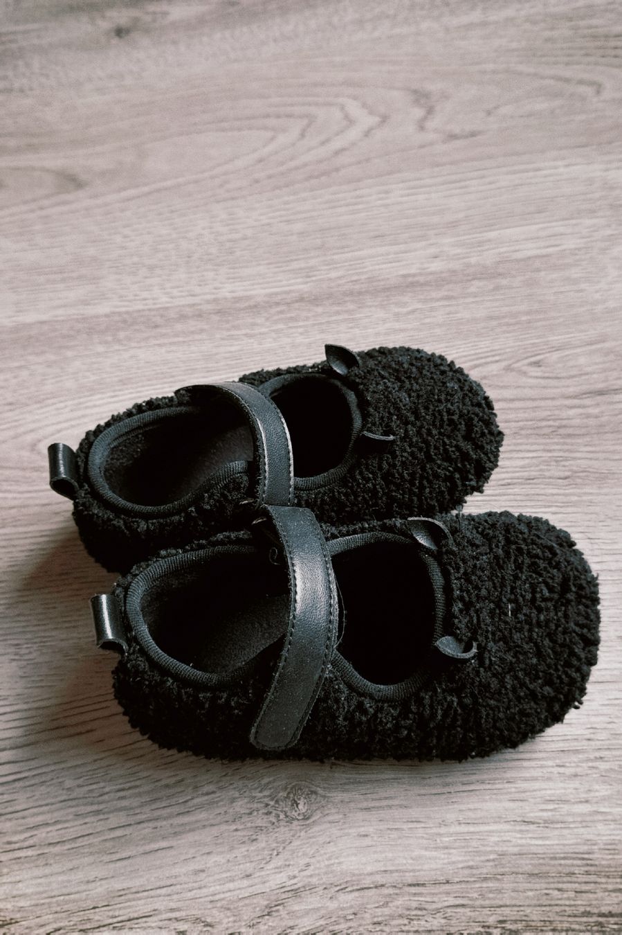 Scarpe per ragazzi: Schwarze Vollschuhe Gr 25 – Usato da Nottwil venduto da sukkus.ch 1
