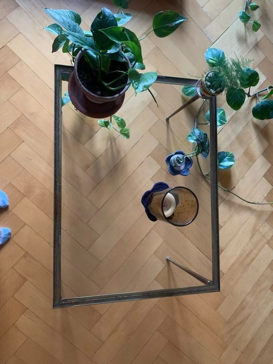 Tavoli: Vintage Sofatisch mit Glasplatte – Usato da Basel venduto da yan_5jq5
