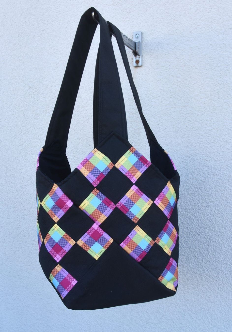 Taschen: Shopper Patchwork Tasche mit Wasserabw. Stoff mit Täschchen – Neu (gemäss Beschreibung) aus St. Gallen von Elmarotto 1
