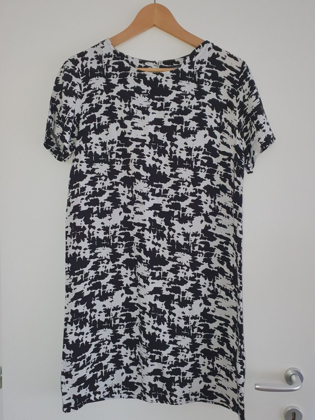 Kleider: Robe d'été chic, noir et blanc, taille S – Neu (gemäss Beschreibung) aus Le Locle von Arya4