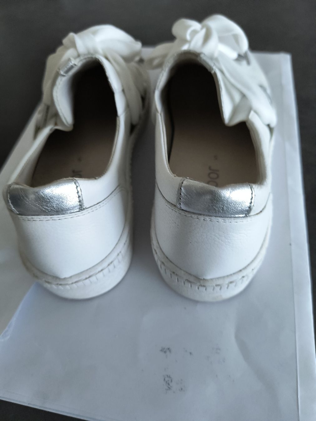 Gabor Damenschuhe: Gabor Sneakers weiss Leder Grösse 5 – Gebraucht aus Oberweningen von Bumblebee2 2