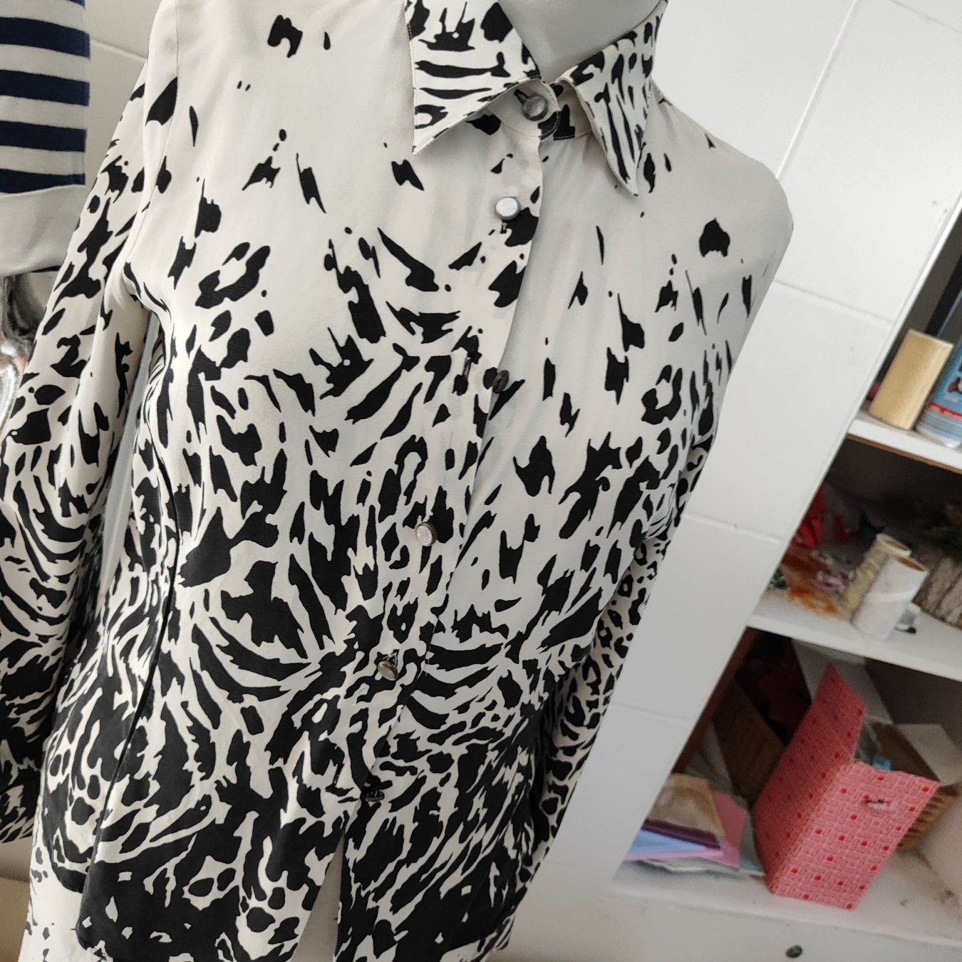 Costumi: Seide Kostüme Gr 44 ( IT) – Usato da Langnau am Albis venduto da Judithsebi