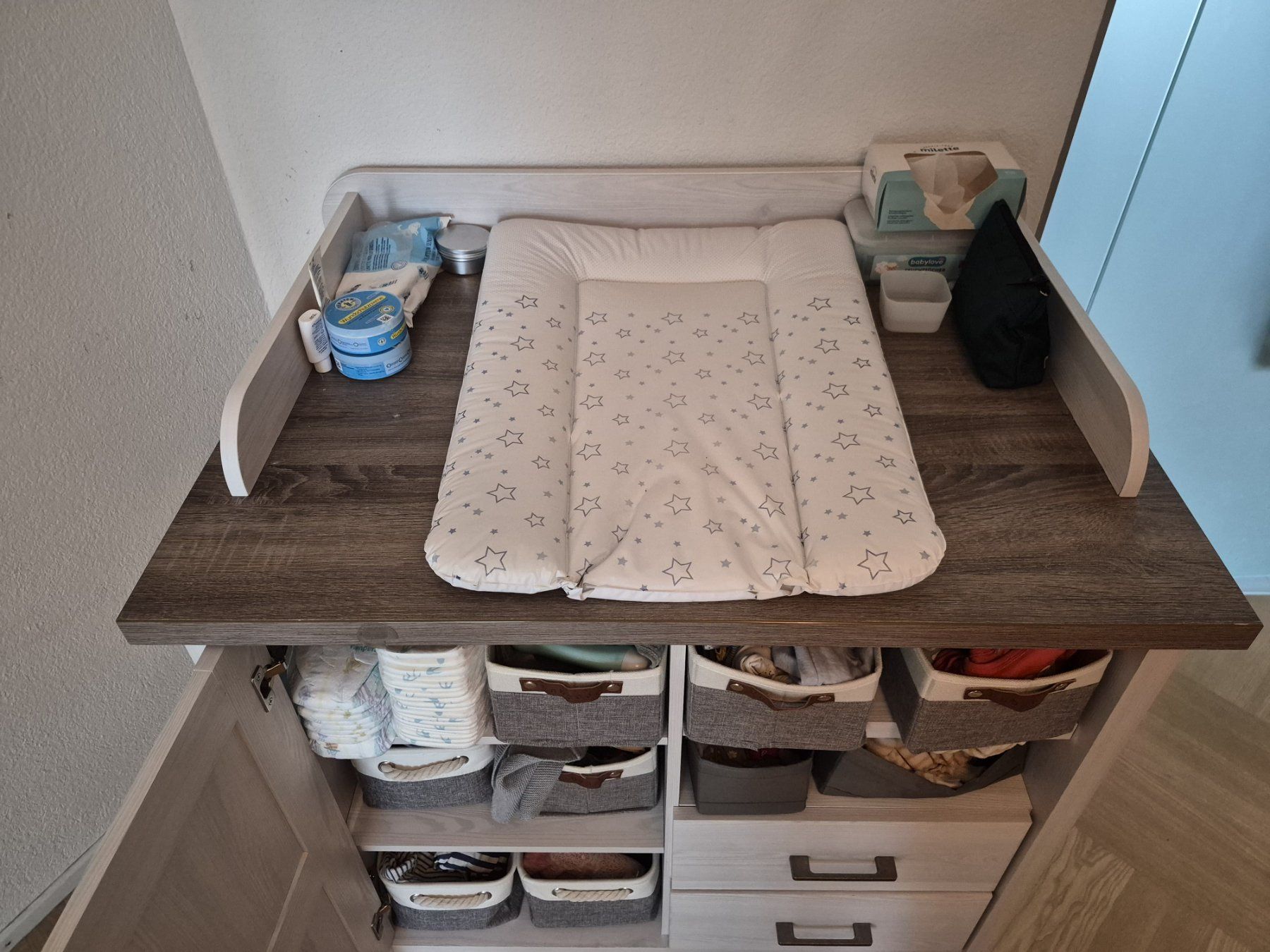 Fasciatoi & Accessori: Wickelkommode mit viel Stauraum – Usato da Bern venduto da sarah_lynn 1