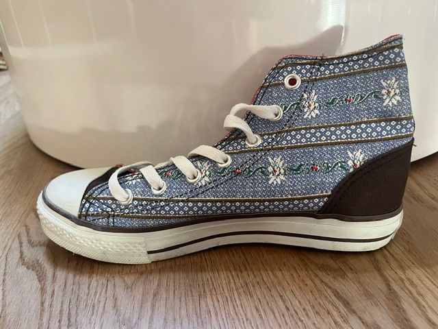 Damenschuhe: Spezielle Sneaker 'Edelweiss' – Gebraucht aus Steinmaur von Dyleila 2