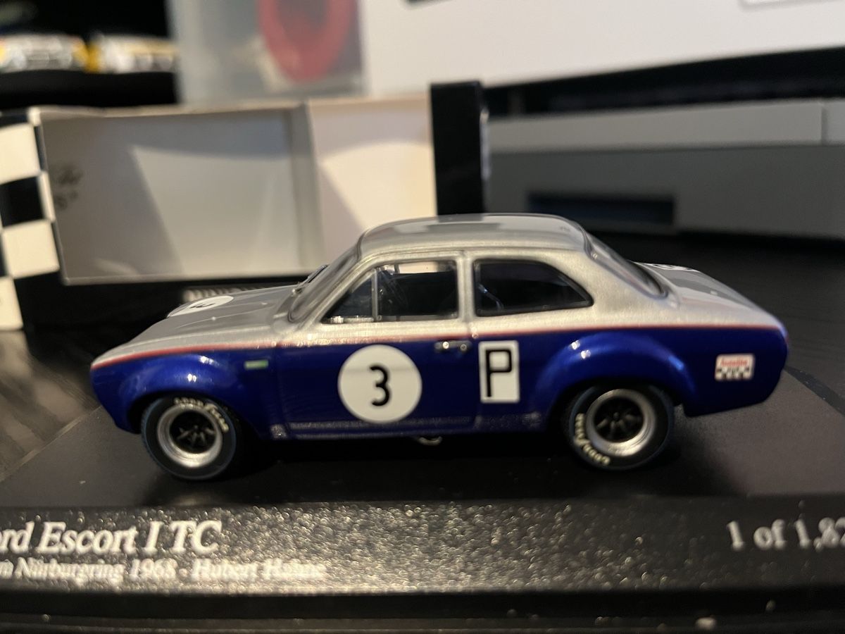 Minichamps Modellini d'auto: Ford Escort ITC. 1:43 Minichamps – Nuovo e nell'imballaggio originale da Rümlang venduto da Papamoll4 5