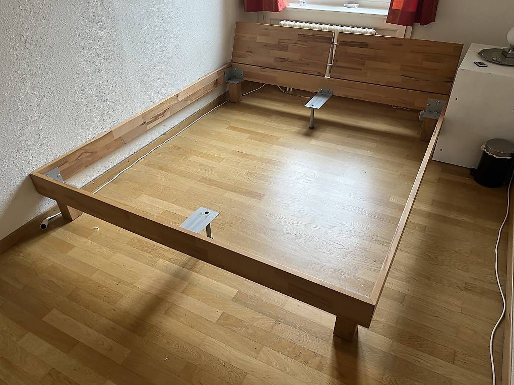 Betten: Bett – Gebraucht aus Zürich von al4hed 4