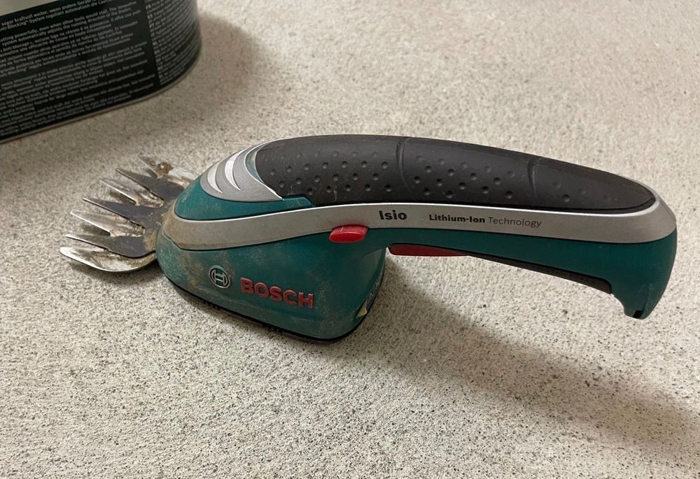 Bosch Isio Rasenschere mit Teleskopstil Kaufen auf Ricardo