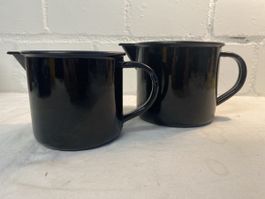 Emaille Krug Set in Schwarz mit blauem Innenleben