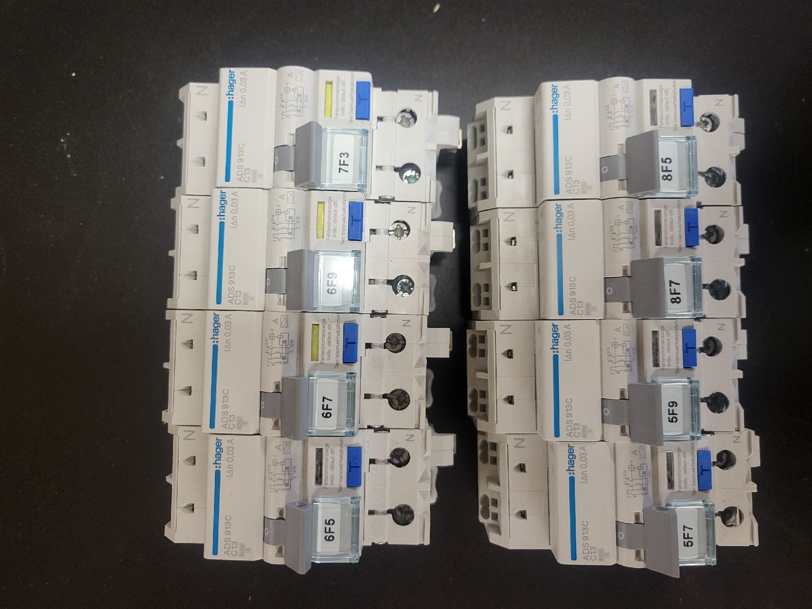 Hager Alimentazione elettrica: 8x FiLS Hager 13A, 30mA – Usato da Alpnach Dorf venduto da str_jdw2