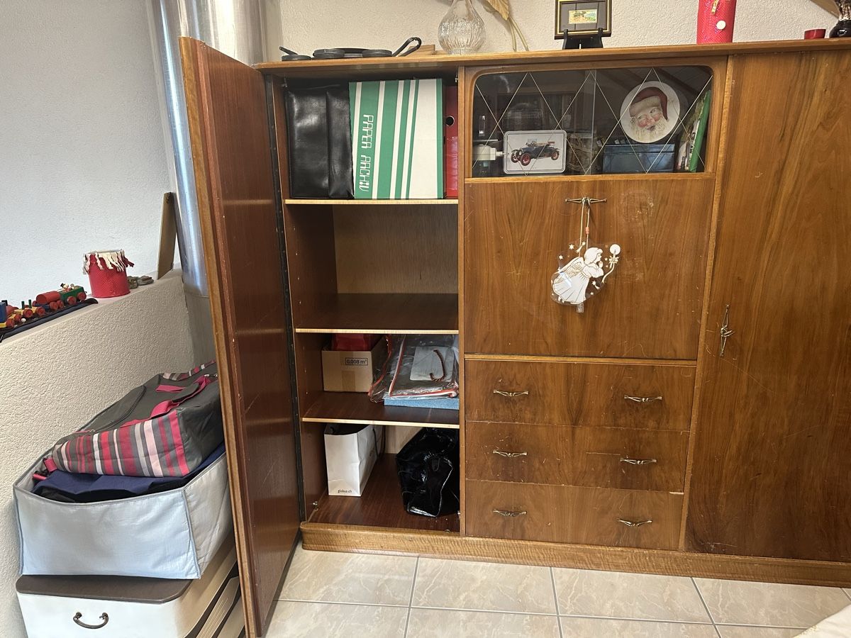 Armadi: Antiker Schrank Liebhaber – Usato da Lupfig venduto da asg_5tqb 1