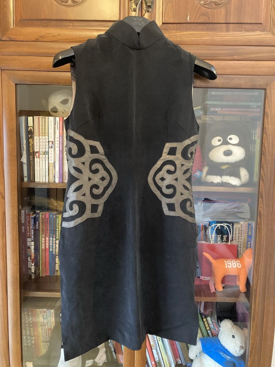 Robes: Silk dress – Neuf (Voir description) à Perroy par san_jxr8