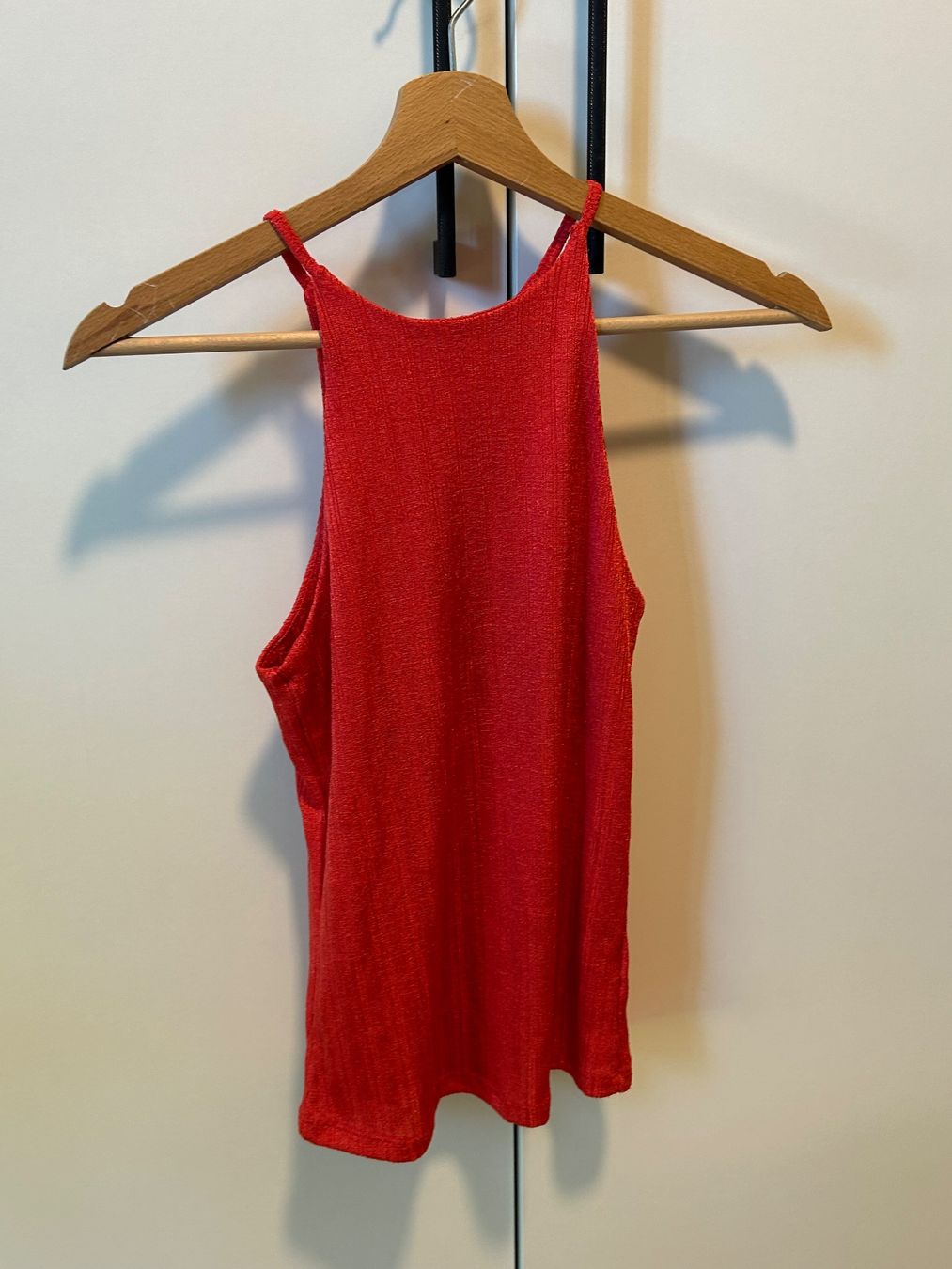 Tops: Top rot Grösse XS Zustand gut – Gebraucht aus Zürich von Dailychic