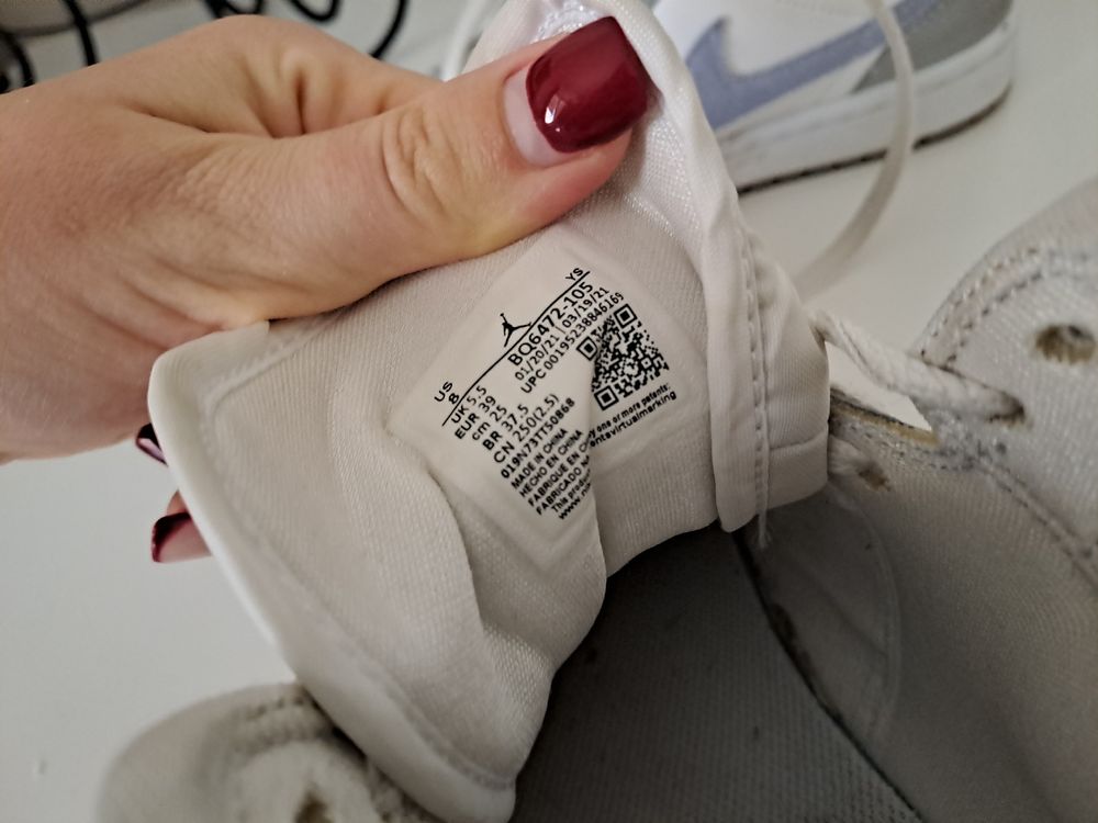 Jordan Chaussures hommes: Nike air Jordan blanche – D'occasion à Morges par Roxane_secondhand12 1
