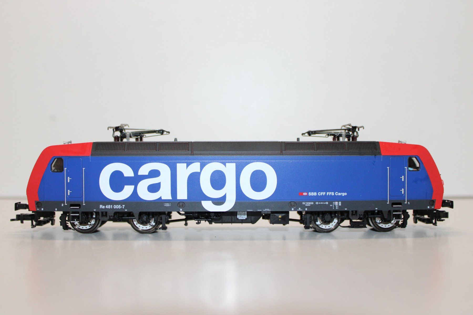 Fleischmann Modelleisenbahnen: Fleischmann 4323 SBB CFF FFS E-Lok Re 481 DC Analog H0 OVP – Gebraucht aus Basel von mhmarken 1