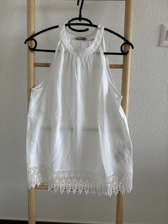 Top blanc avec dentelles ONLY t.34