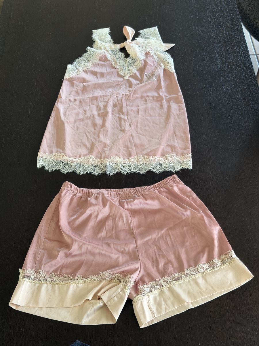 Negligees & Pigiami: Completo intimo rosa e pizzo – Usato da S. Pietro venduto da nap_9xjt