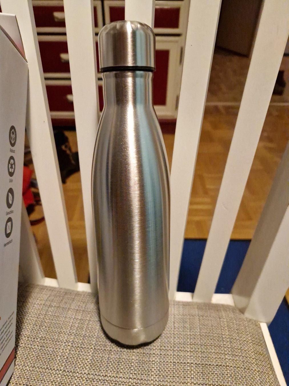 Trinkflaschen & Thermosflaschen: Thermosflasche 5dl. silber – Neu und originalverpackt aus Aefligen von Akoni 1