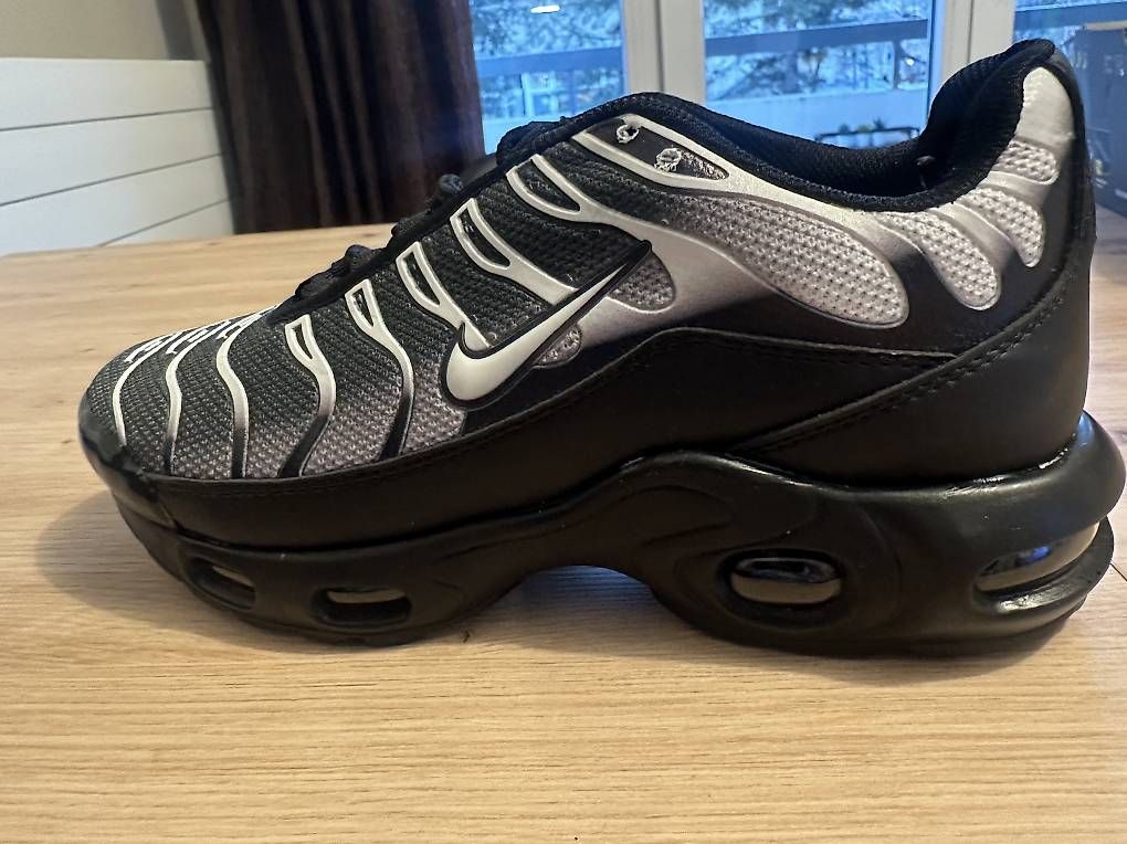 Scarpe per ragazzi: Chaussures garçon ? Pointure 37  – Usato da Genève venduto da hak_tp7m 1