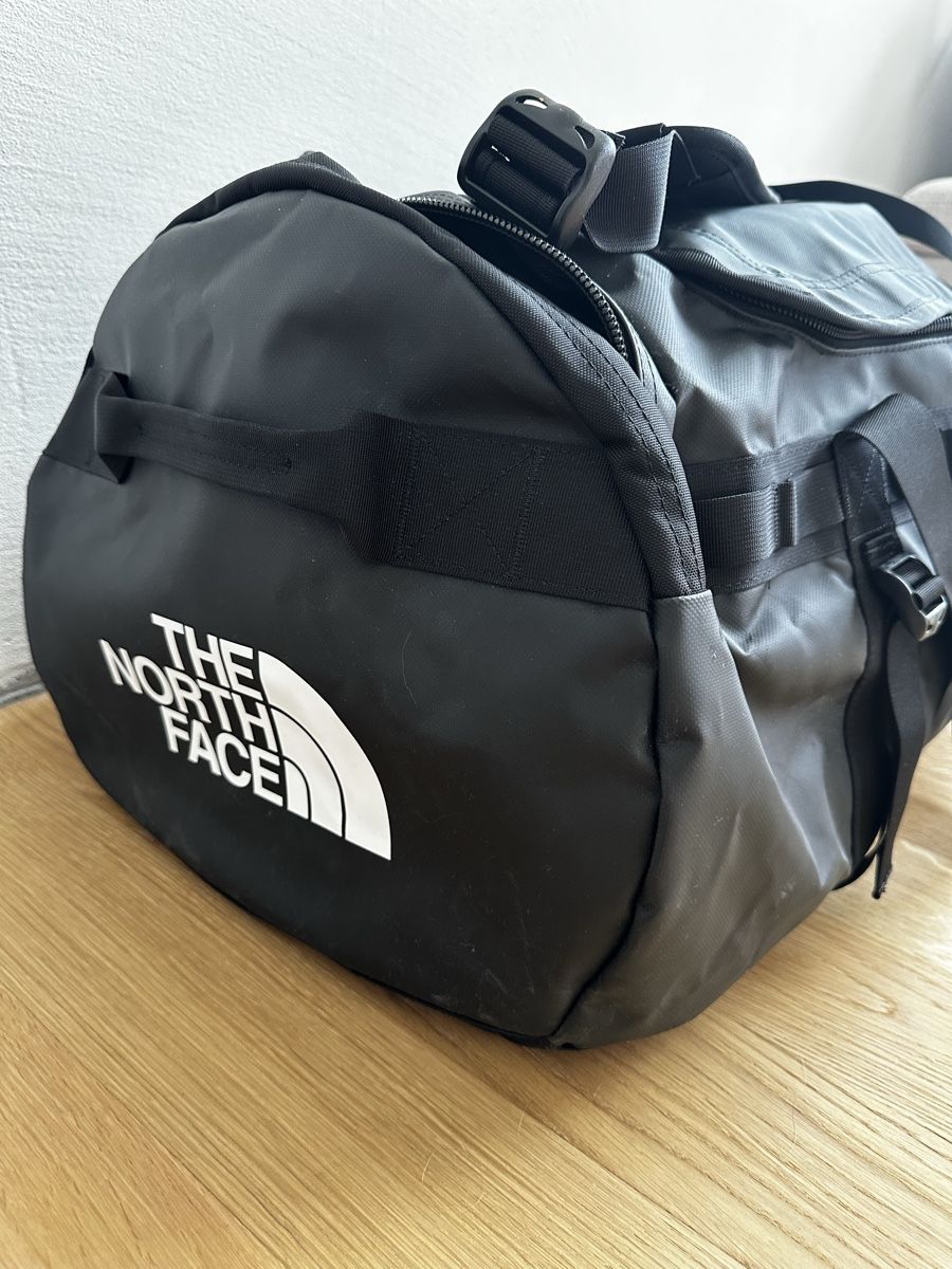 North Face Borse: The North Face Base Camp Duffel Grösse L – Usato da Brütten venduto da lin_6sby 1