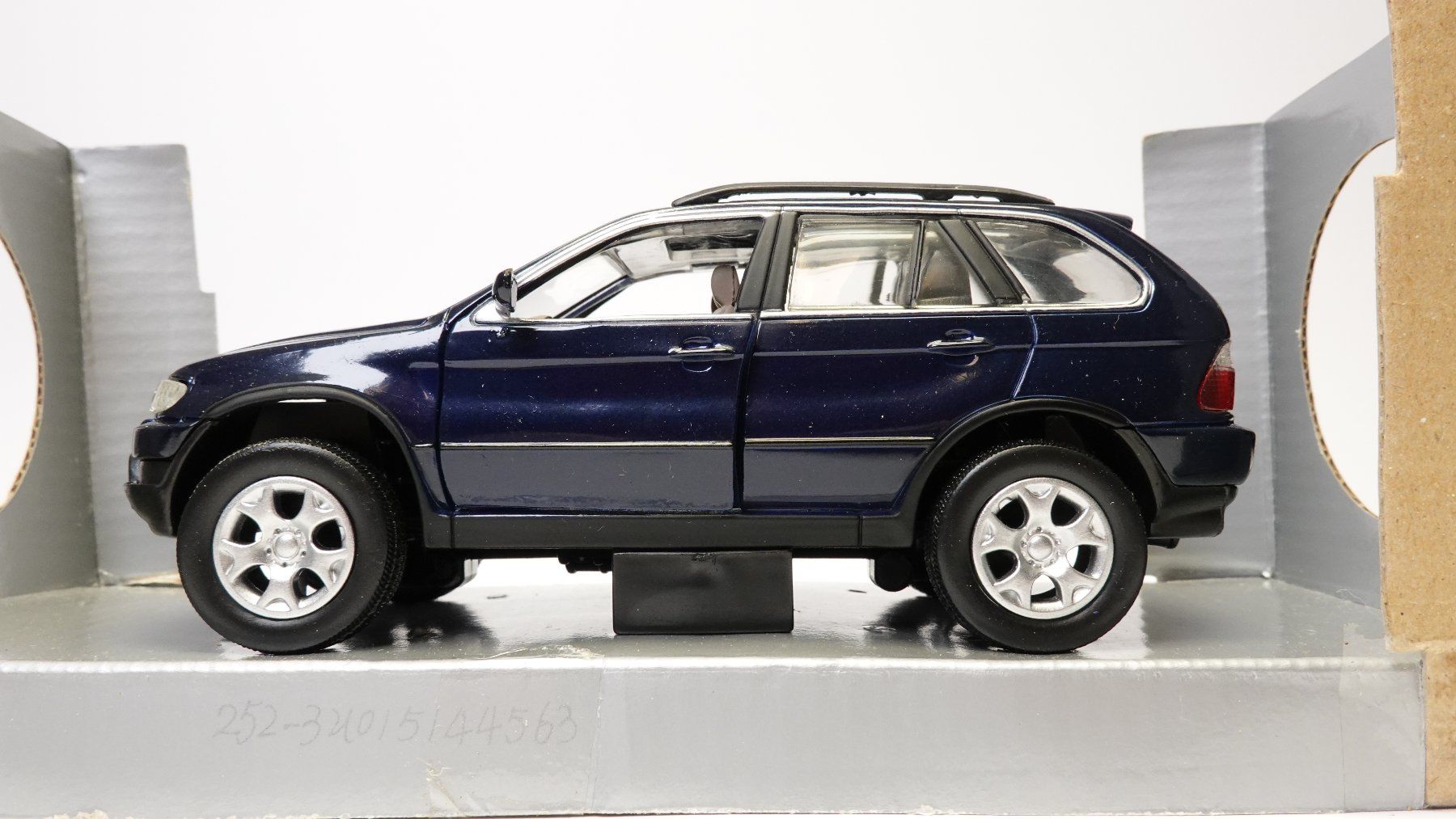 Modellini d'auto: e54 1/ 32 NewRay BMX X5 blau – Usato da Thun venduto da evinka_gmbh 7
