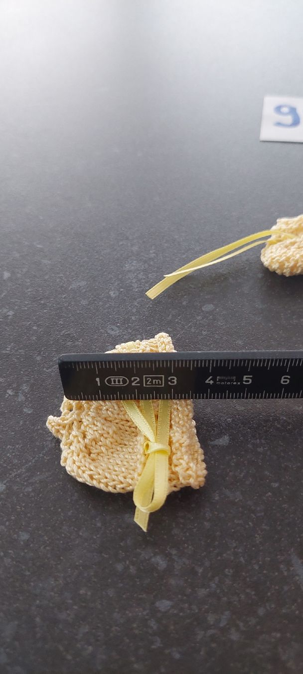 Bambole: Miniatur Puppenkleidli  – Nuovo e nell'imballaggio originale da Muri AG venduto da nindo1 3