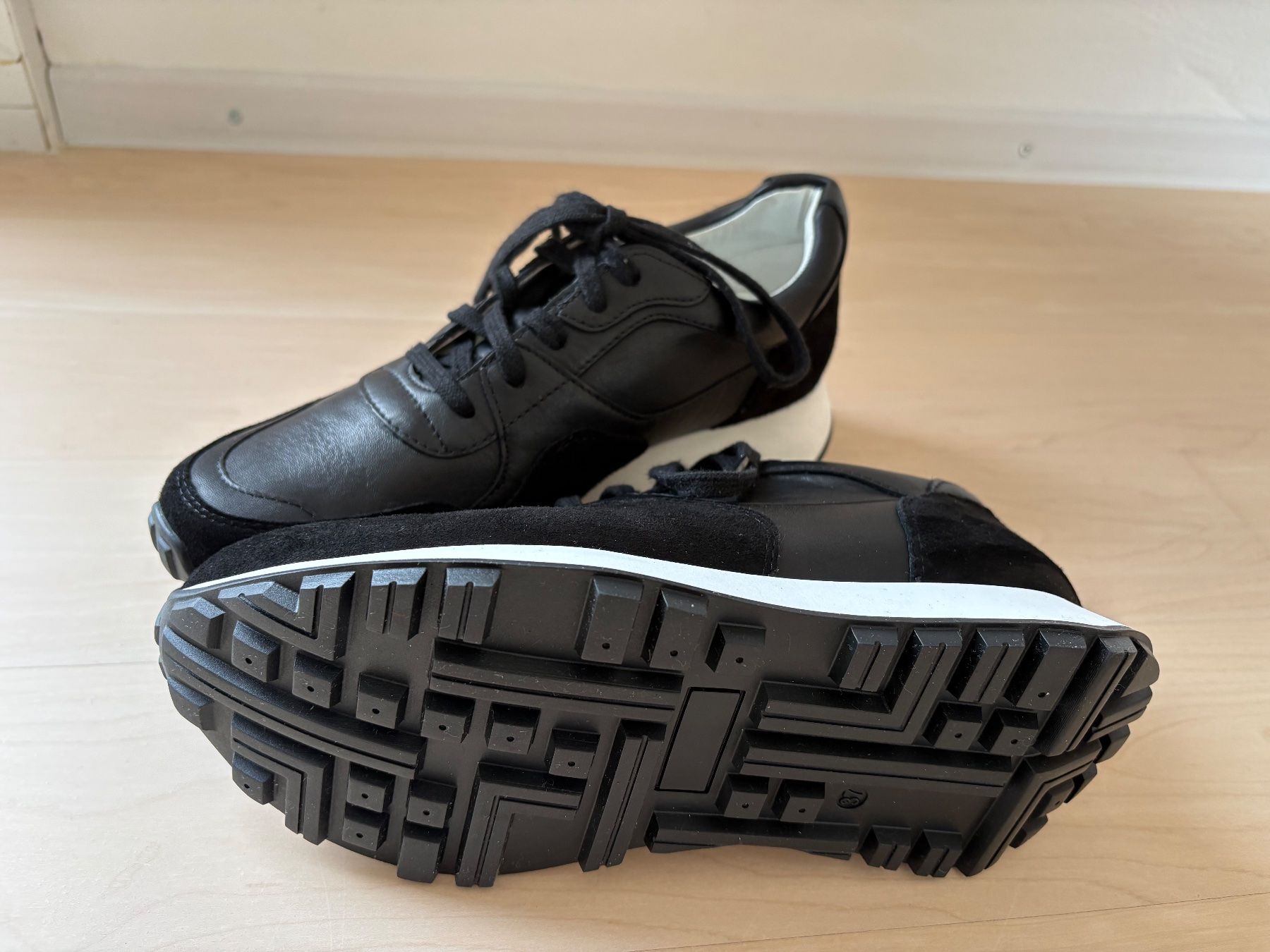 Scarpe da donna: NEUE Sneaker (Gino Rossi) Gr.37 – Nuovo (secondo la descrizione) da Gossau SG venduto da Black-Queen 7