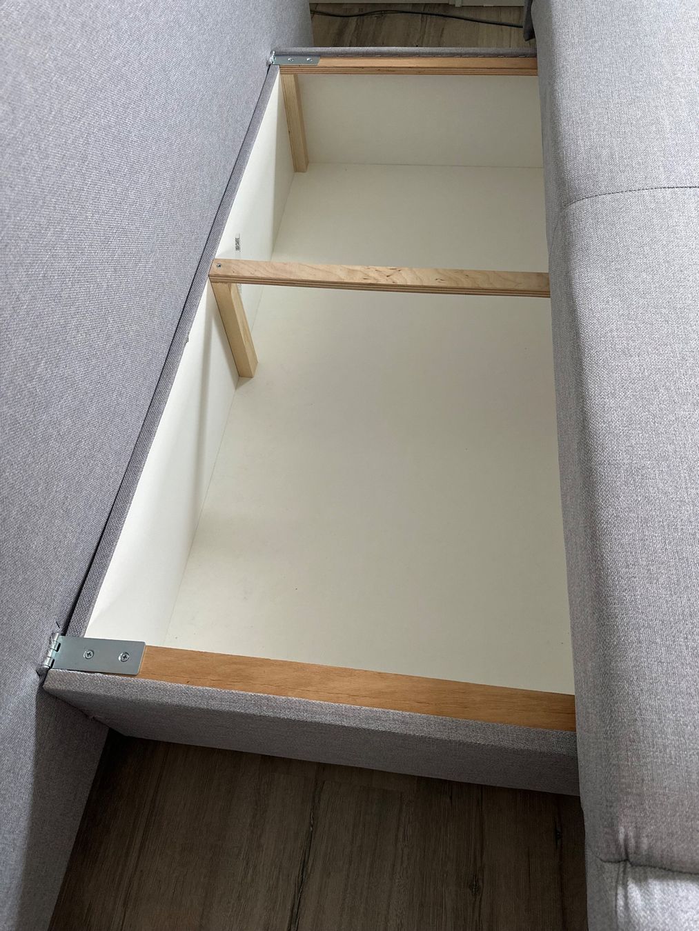 Divani: Sofa grau mit Bettfunktion und Stauraum – Usato da Dietikon venduto da lud_q5mg 2
