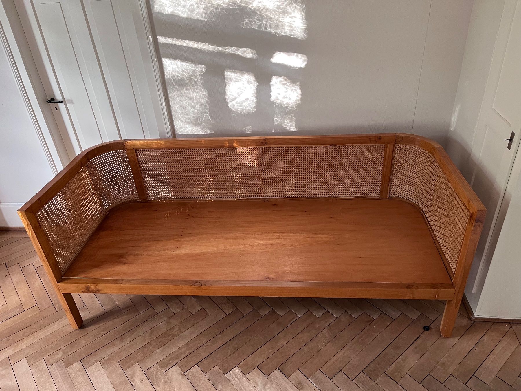 Sofas: Wunderschönes Teak Sofa mit Rattan – Gebraucht aus Luzern von kimbaey 4