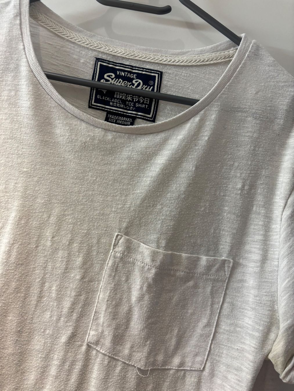 Superdry T-shirt: Superdry TShirt, weiss, Gr. M, ab CHF 1.00 – Usato da Basel venduto da MaOb4052 1
