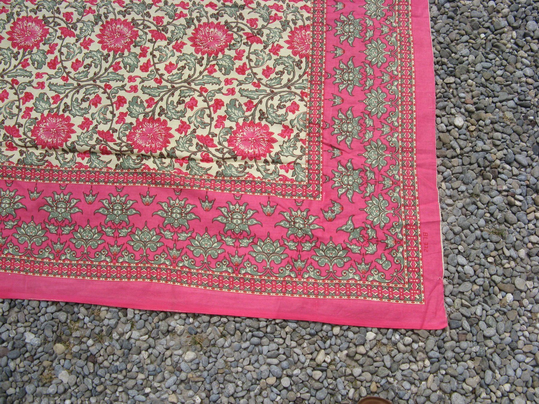 Autre linge de table: Baumwolltuch oder Tischtuch rosa-gelb – Neuf (Voir description) à Zürich par apil 8