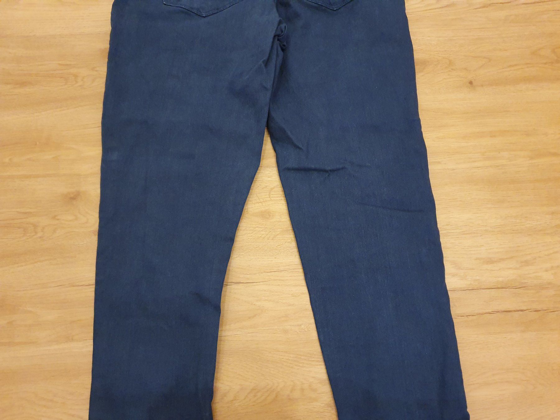 Jeans: Dunkelblaue Jeans Gr. 40 – Nuovo (secondo la descrizione) da Heinrichswil venduto da sabi2809 8