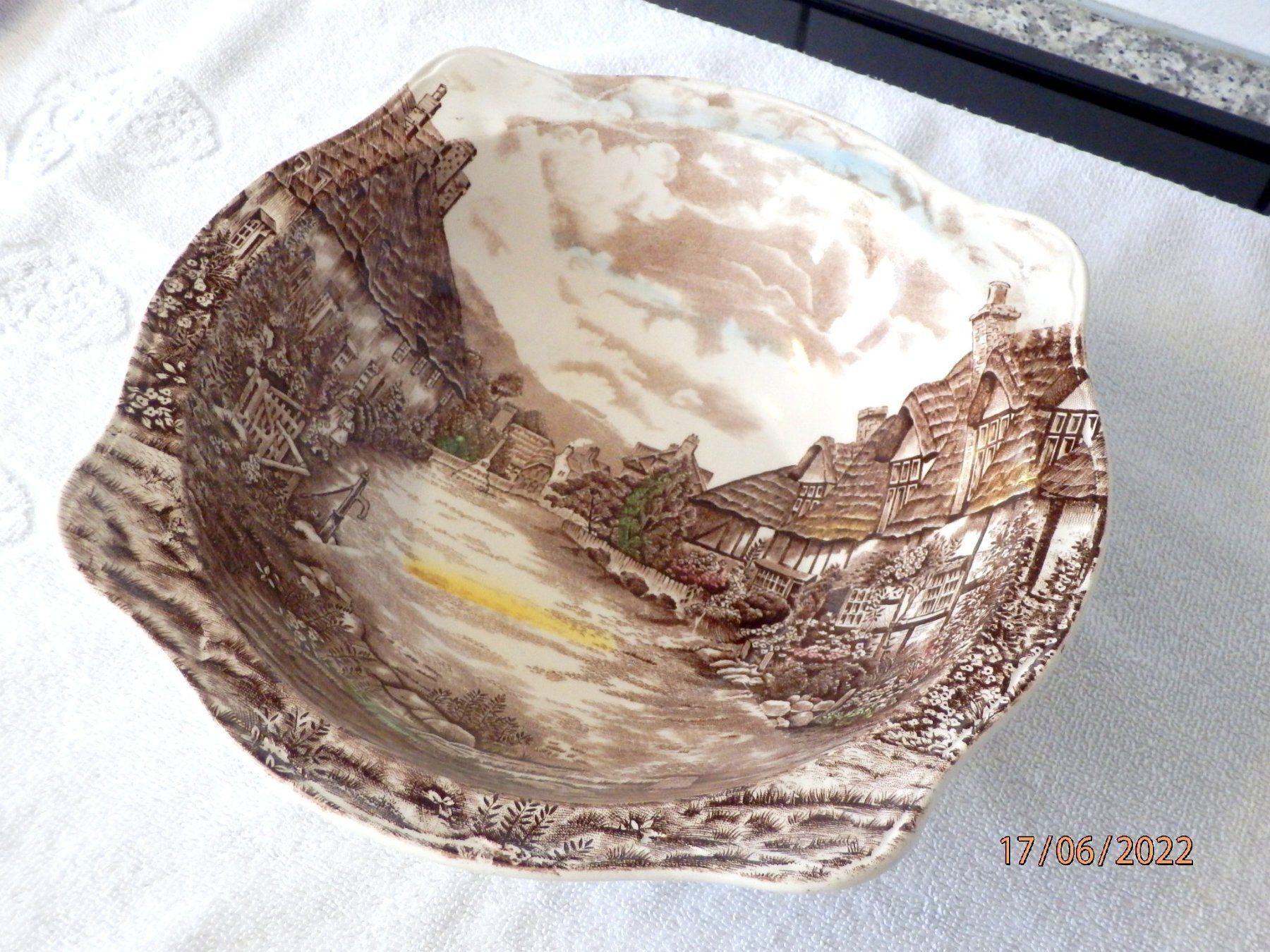 Johnson Brothers Schalen: Früchte- oder Gemüseschüssel, Old English by Johnson Bros – Gebraucht aus Ueberstorf von dinbau 1