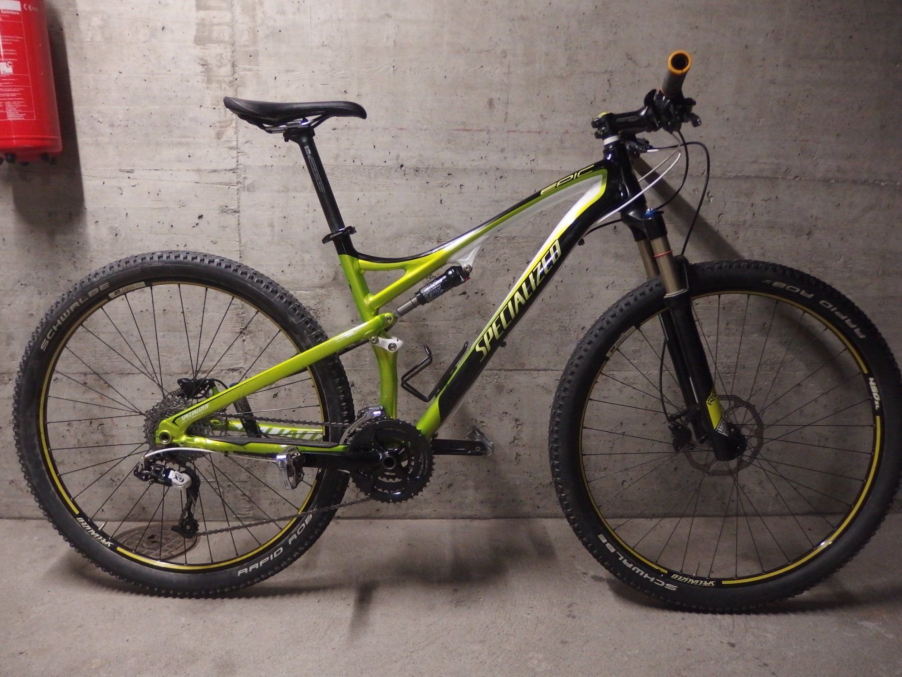 Epic Velos: Spécialized epic comp 29'' 2013 taille M – Gebraucht aus Satigny von