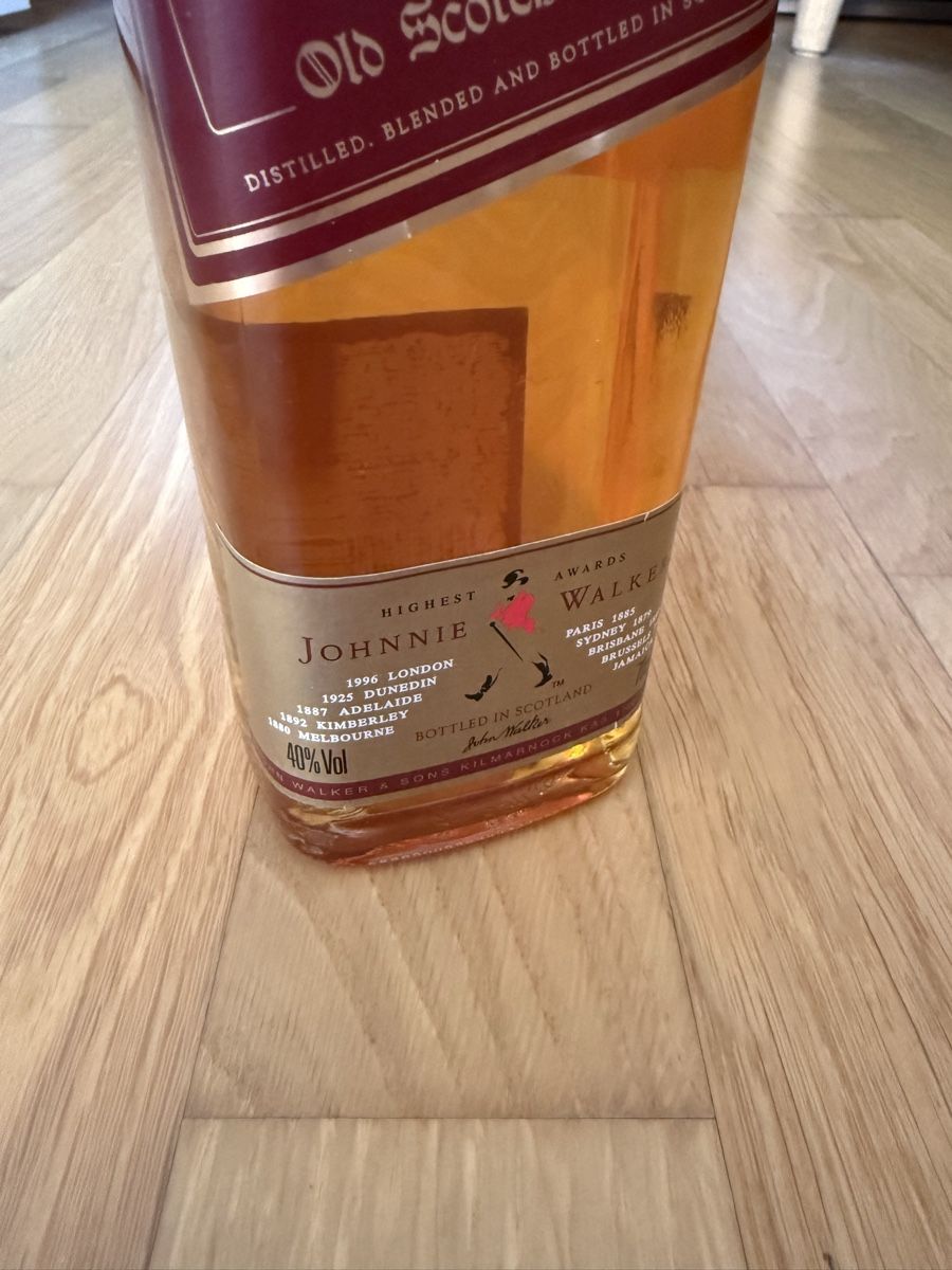 Johnnie Walker Bevande alcoliche: Whisky Johnnie Walker Red Label 70cl  – Usato da Tolochenaz venduto da adr_dj58 1