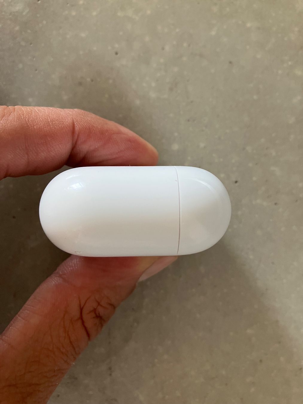 Apple Casques audio: APPLE AIRPODS 4 CASE – D'occasion à Lausanne par mr.v 8