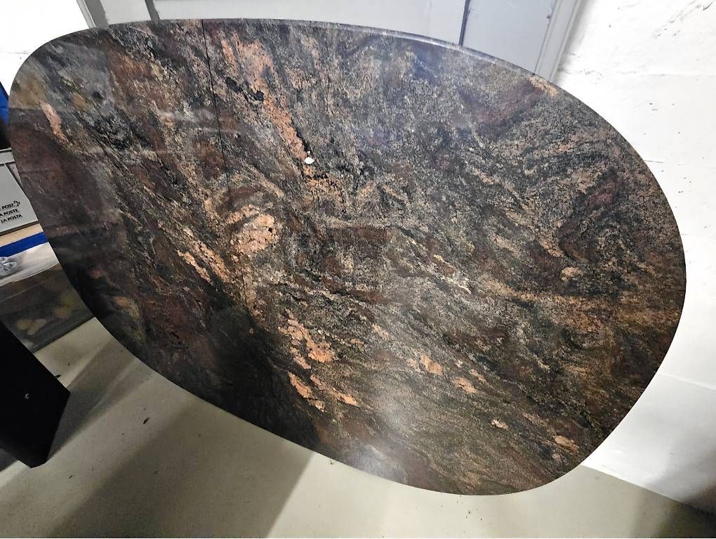 Pietre & tegole: Schöner Steintisch abzugeben – Usato da Zürich venduto da 551155 1