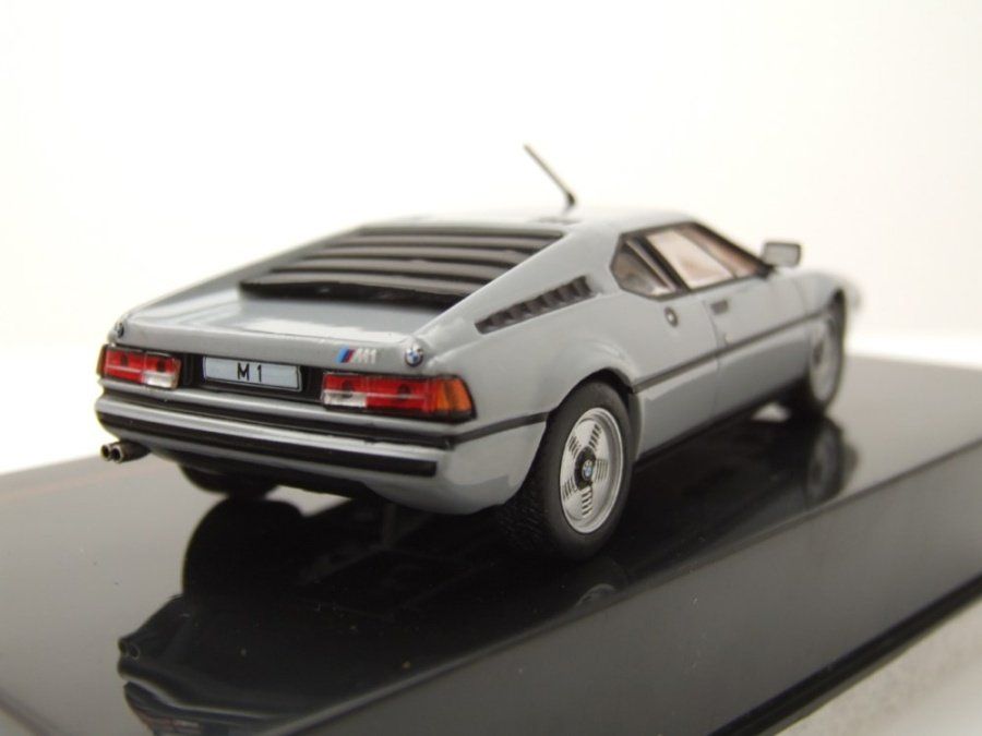 BMW Modellini d'auto: BMW M1 E26 1978-1981 grau                       1:43 von IXO – Nuovo e nell'imballaggio originale da Gerlafingen venduto da espero88 1