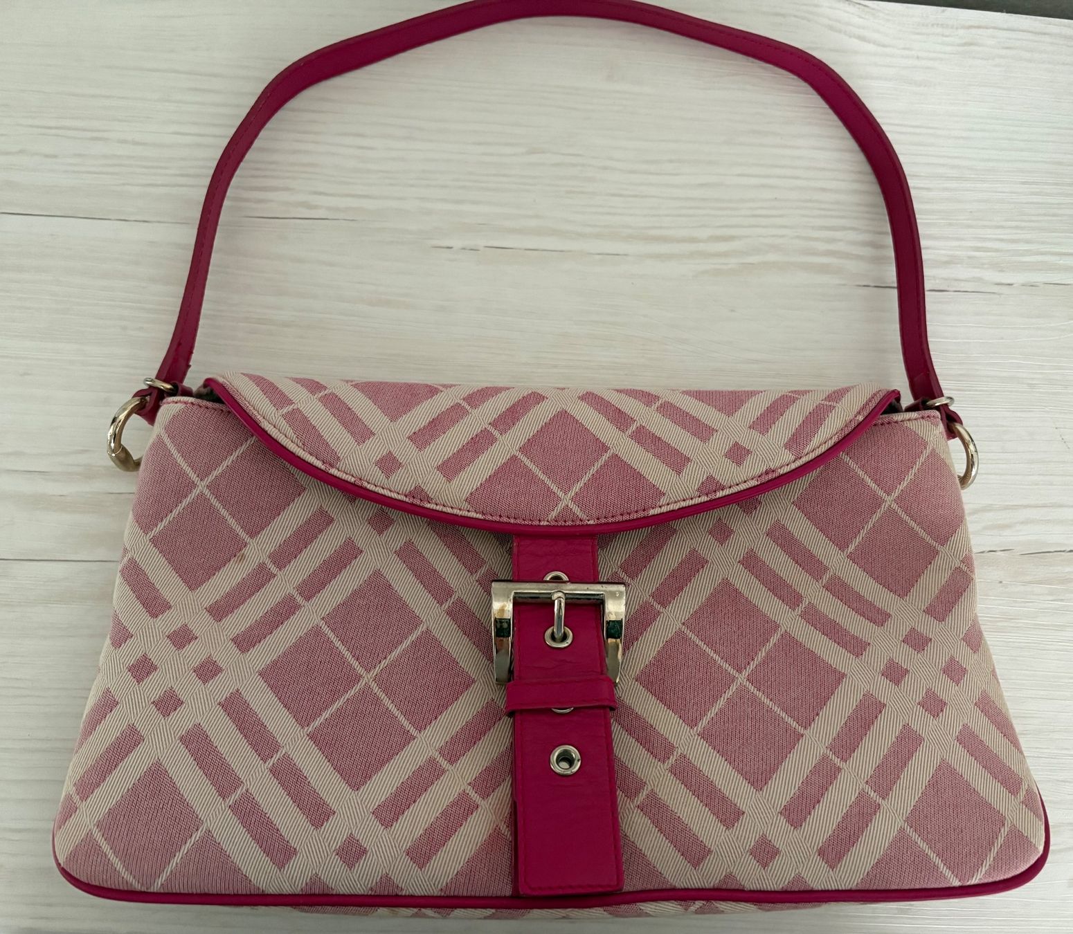 Burberry Borse da donna: Burberry Blue Label - Schultertasche Pink – Usato da Luzern venduto da VEL_7mlv
