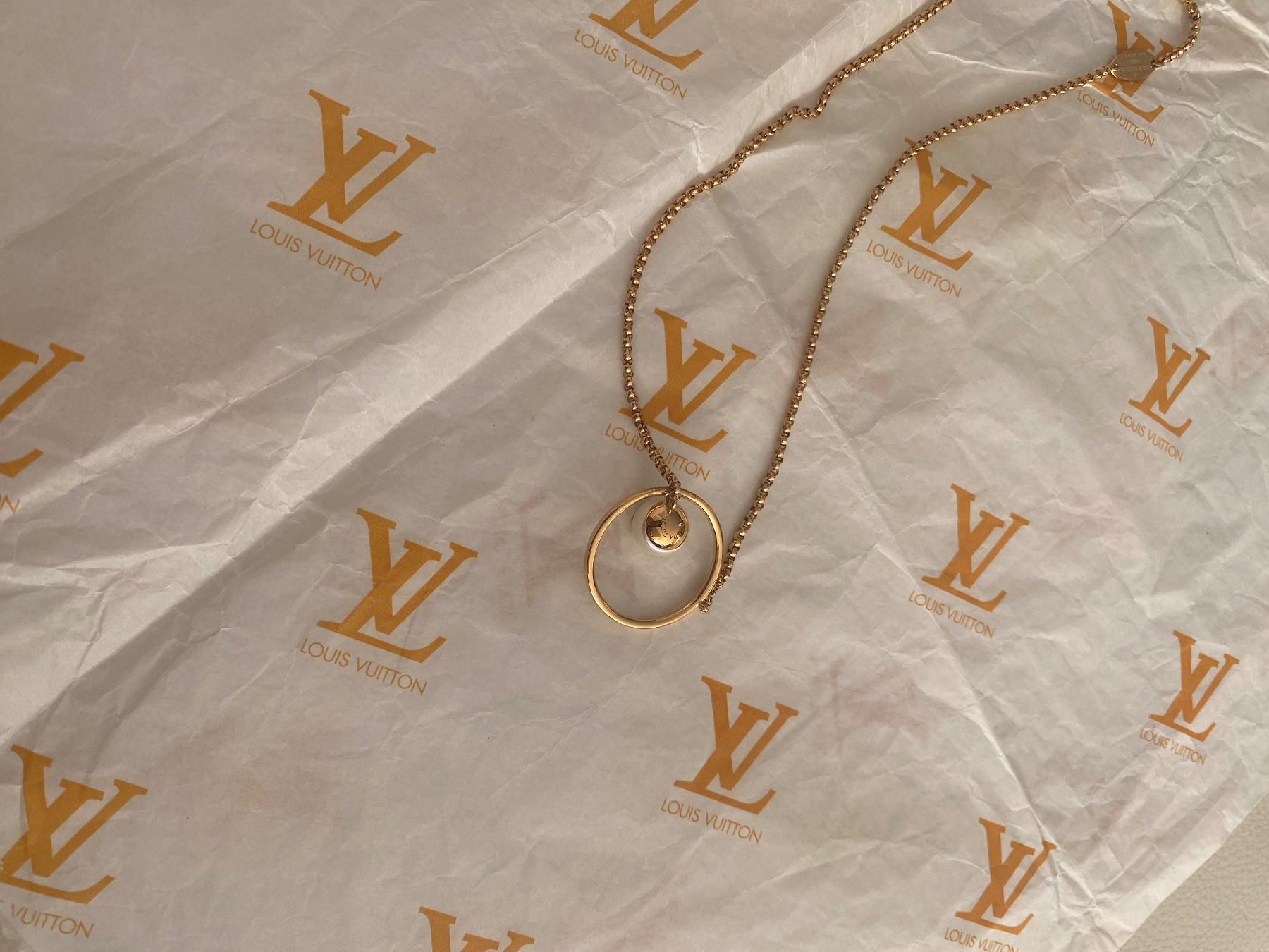 Louis Vuitton Ketten: EYECATCHER - LOUIS VUITTON LV Eclipse Pearls Halskette – Neu und originalverpackt aus Winkel von ferrari2022 7