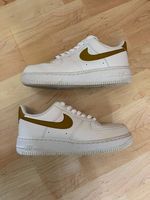 Nike Sneaker Air Force 1 '07 Better' in Weiss/Gold Gr. 38.5