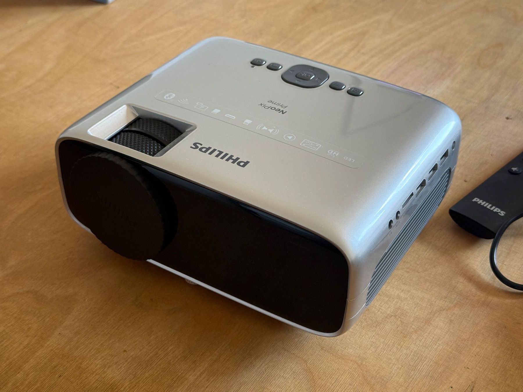 Philips Proiettori: Philips NeoPix Prime Mini Projector Beamer – Usato da Zürich venduto da TiptopGerneWieder 2