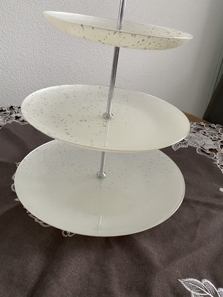 Piatti: Etagere mit 3 Ebenen, Cupcake-Aufsteller – Nuovo e nell'imballaggio originale da Oftringen venduto da mercedes019 1
