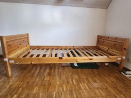 Bettgestell mit Rost zu verkaufen 90cm x 200cm