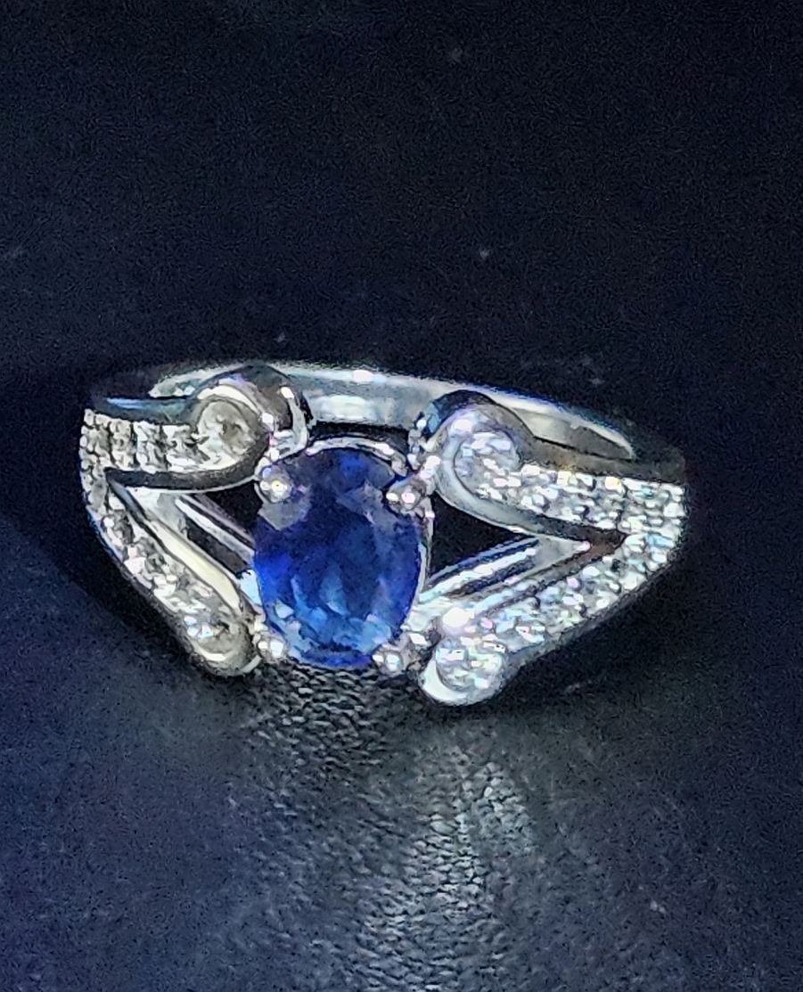 Ringe: Eleganter Ring mit blauem Zirkonia, 925 versilbert, Gr. 8 – Neu (gemäss Beschreibung) aus Grenchen von maretop 2