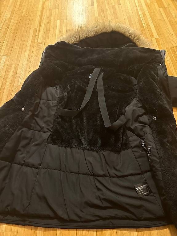 Zara Giacche: ZARA Winterjacke schwarz Gr. XS – Usato da Root venduto da mele2013 3