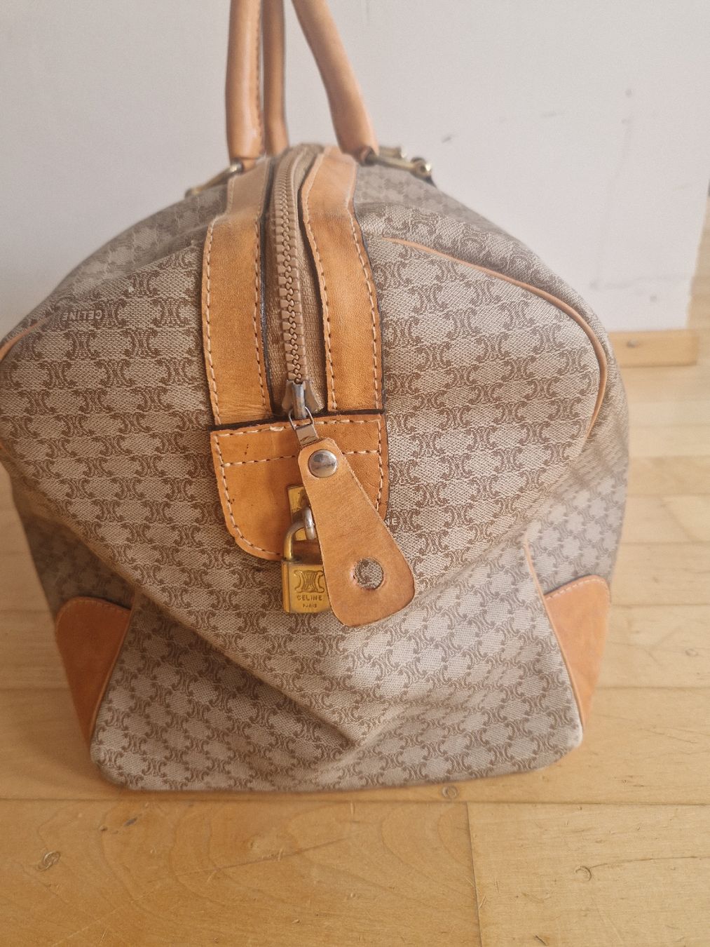 Celine Taschen: Wunderschöne Tasche Celine Monogram  – Gebraucht aus Zürich von Margherita_90 2