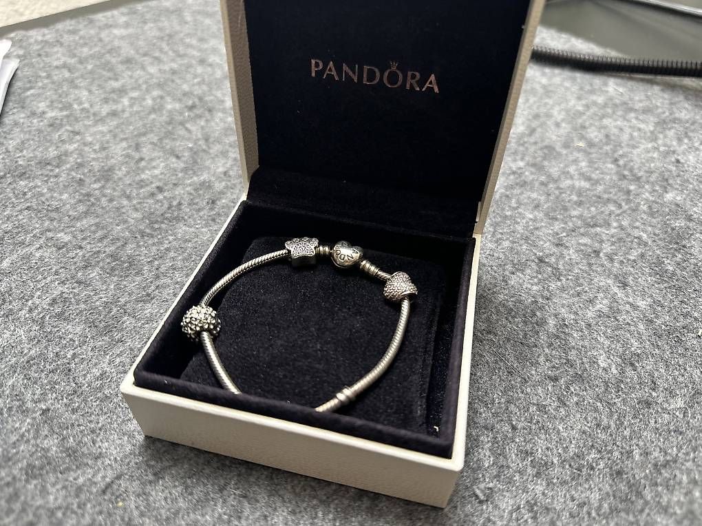 Pandora Bracelets: Pandora Armband mit Herzverschluss – D'occasion à Dietwil par kim_9ntv