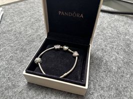 Pandora Armband mit Herzverschluss